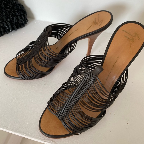 💫GIUSEPPE ZANOTTI BLACK LEATHER PISSI SANDAL - Picture 10 of 10